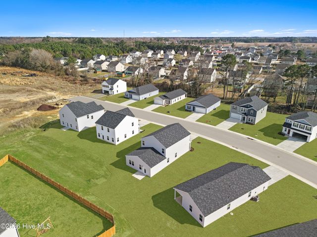 619 S Squires Run Lane, Richlands, NC 28574