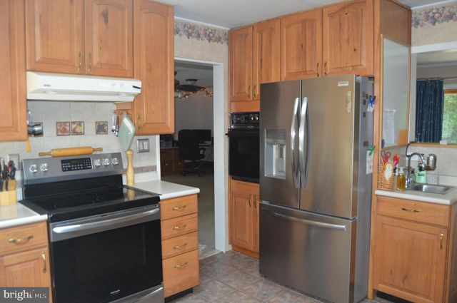 30 FIELDSTONE RD, Levittown, PA 19056