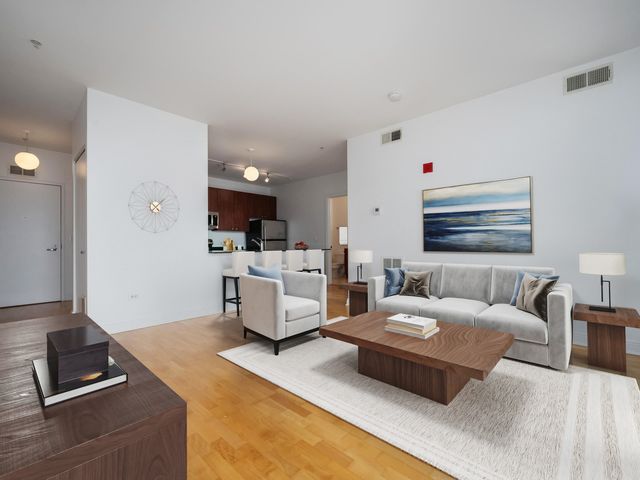 565 W Quincy Street 1417, Chicago, IL 60661