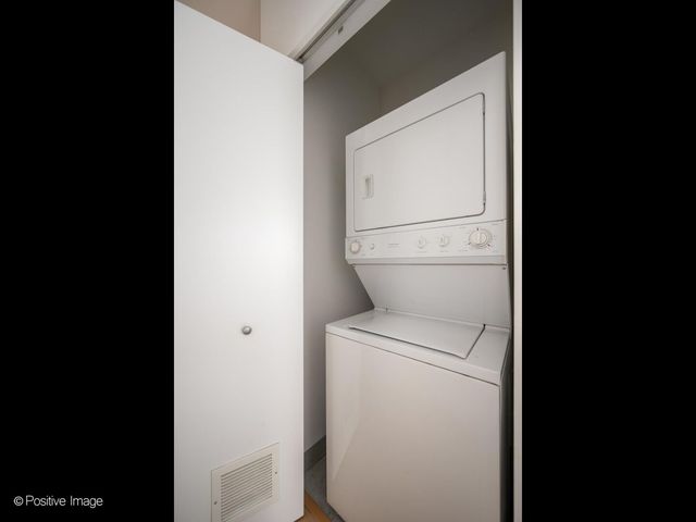 565 W Quincy Street 1417, Chicago, IL 60661