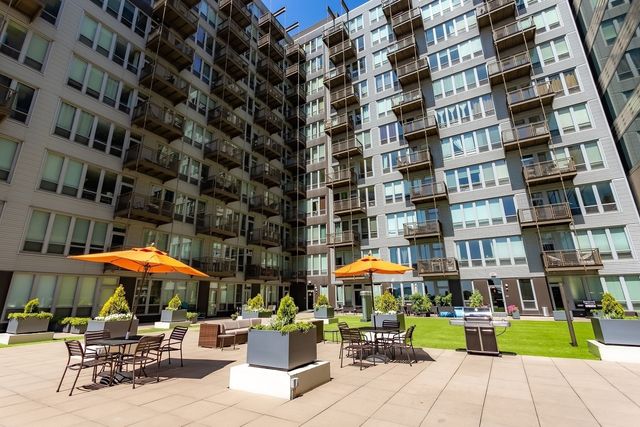565 W Quincy Street 1417, Chicago, IL 60661