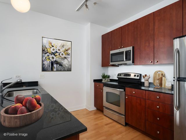 565 W Quincy Street 1417, Chicago, IL 60661