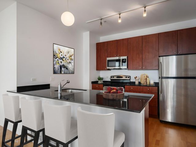 565 W Quincy Street 1417, Chicago, IL 60661
