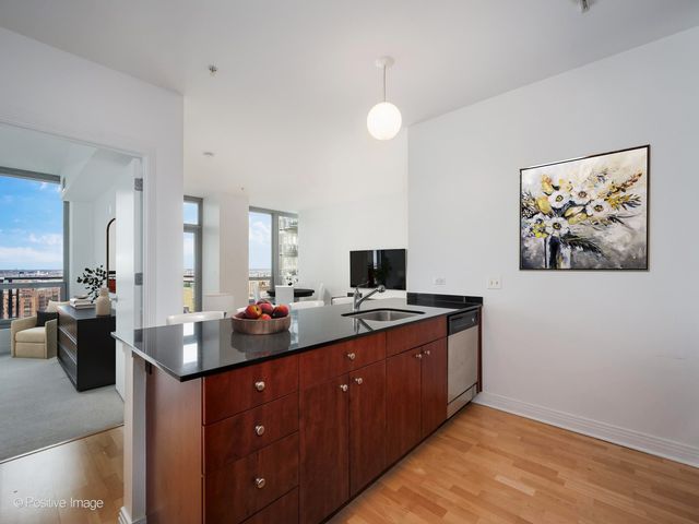 565 W Quincy Street 1417, Chicago, IL 60661