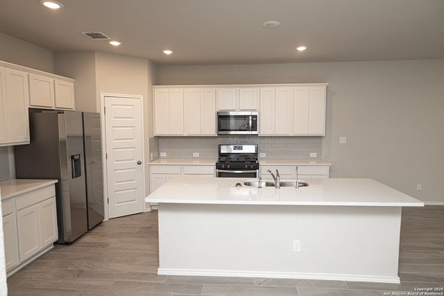 7414 Daniel Krug, San Antonio, TX 78253