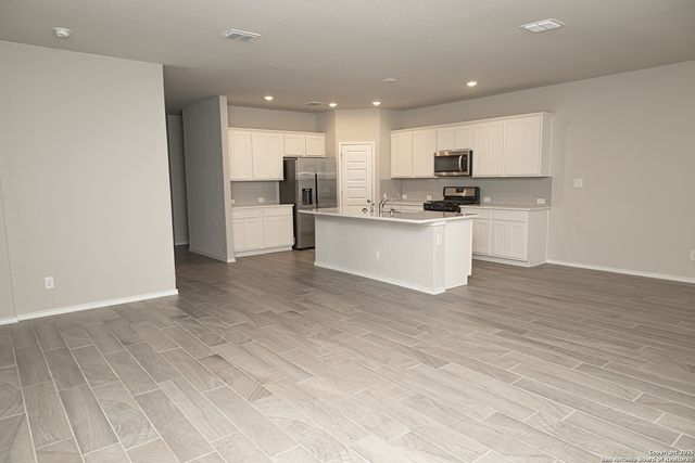 7414 Daniel Krug, San Antonio, TX 78253