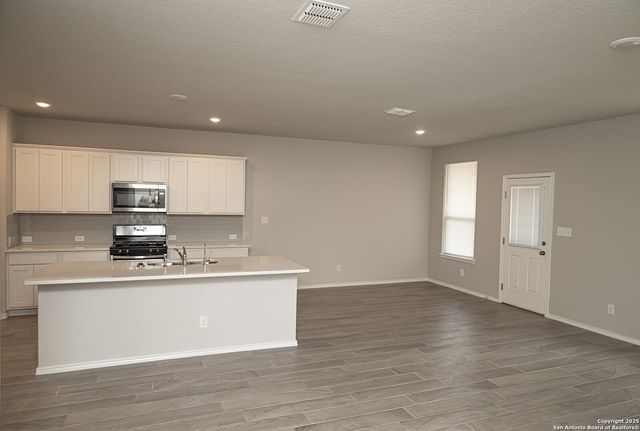 7414 Daniel Krug, San Antonio, TX 78253