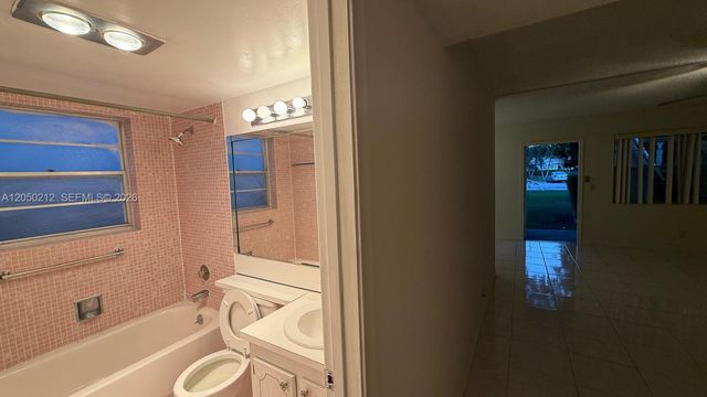 573 E Durham U 573, Deerfield Beach, FL 33442