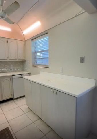 573 E Durham U 573, Deerfield Beach, FL 33442