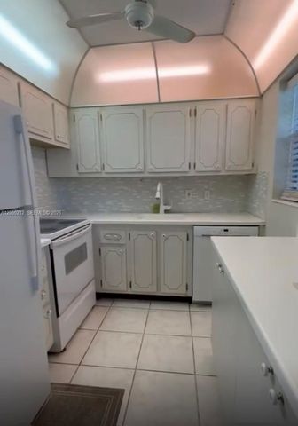 573 E Durham U 573, Deerfield Beach, FL 33442