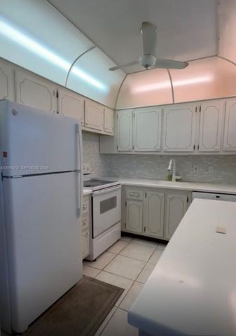 573 E Durham U 573, Deerfield Beach, FL 33442