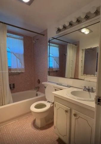 573 E Durham U 573, Deerfield Beach, FL 33442