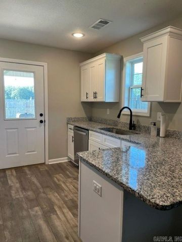 5736 Morgan Drive, Jonesboro, AR 72405