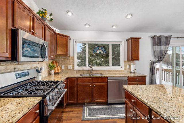 8531 Twin Lakes Drive, Jenison, MI 49428