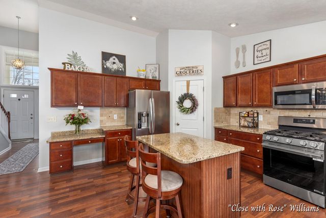 8531 Twin Lakes Drive, Jenison, MI 49428