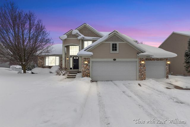 8531 Twin Lakes Drive, Jenison, MI 49428