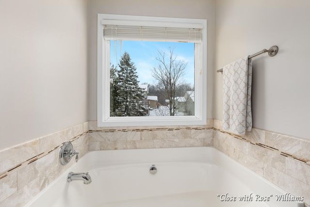 8531 Twin Lakes Drive, Jenison, MI 49428