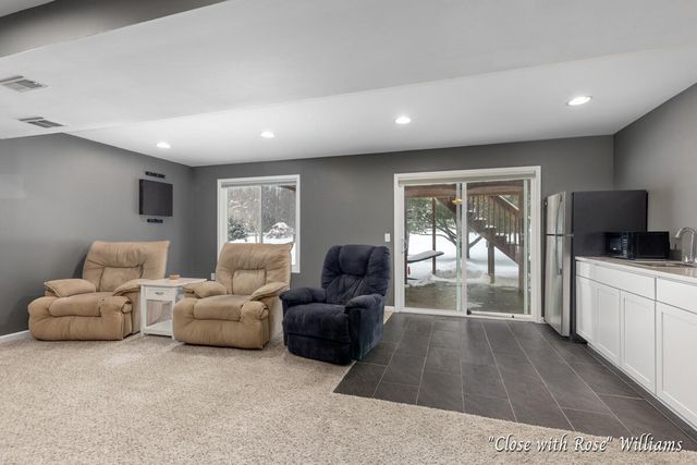 8531 Twin Lakes Drive, Jenison, MI 49428