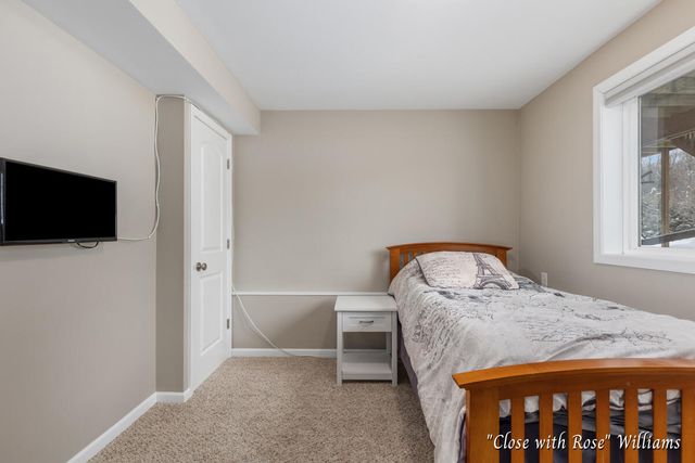 8531 Twin Lakes Drive, Jenison, MI 49428