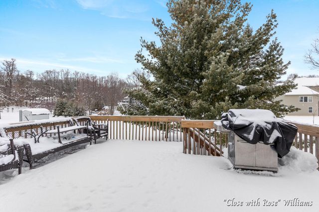 8531 Twin Lakes Drive, Jenison, MI 49428