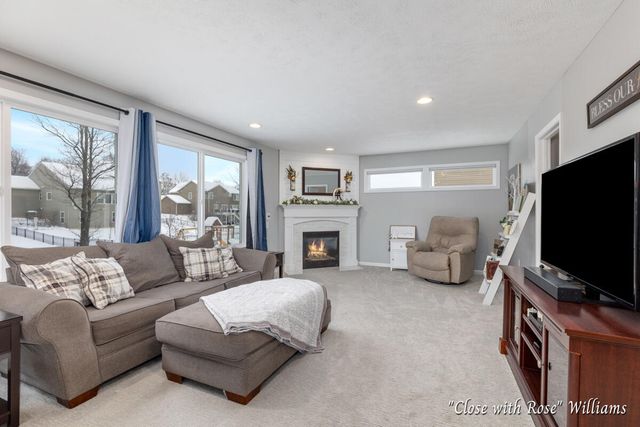 8531 Twin Lakes Drive, Jenison, MI 49428