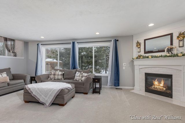 8531 Twin Lakes Drive, Jenison, MI 49428