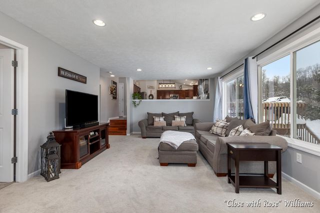 8531 Twin Lakes Drive, Jenison, MI 49428