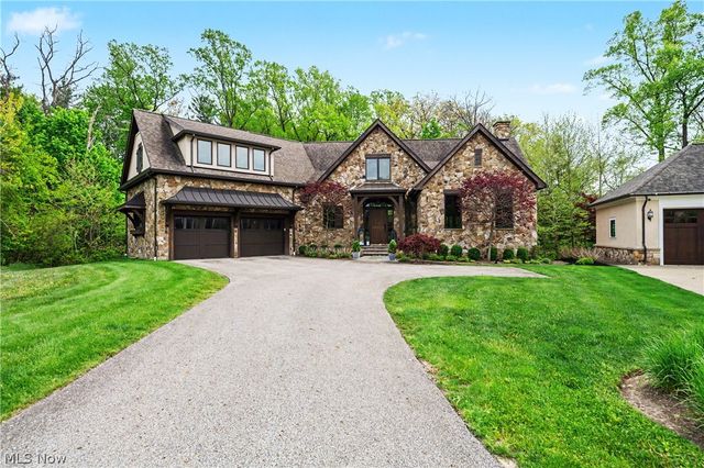 90 Lancaster Court, Moreland Hills, OH 44022