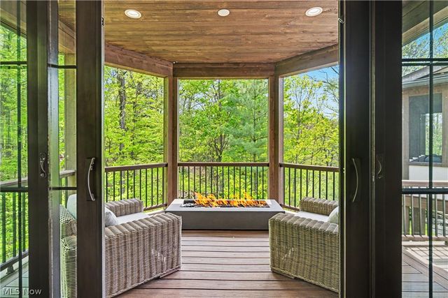 90 Lancaster Court, Moreland Hills, OH 44022