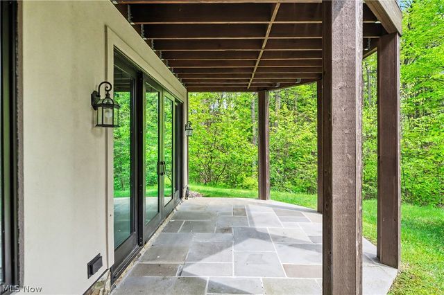 90 Lancaster Court, Moreland Hills, OH 44022