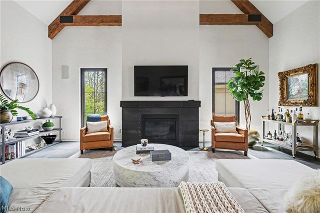 90 Lancaster Court, Moreland Hills, OH 44022