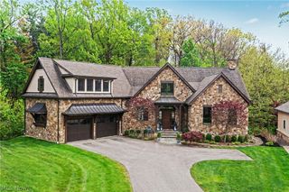 90 Lancaster Court, Moreland Hills, OH 44022