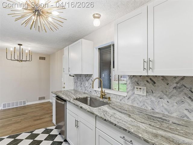 2674 Littletell Avenue, West Bloomfield, MI 48324