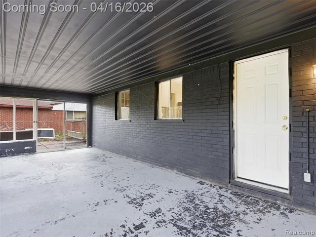 2674 Littletell Avenue, West Bloomfield, MI 48324