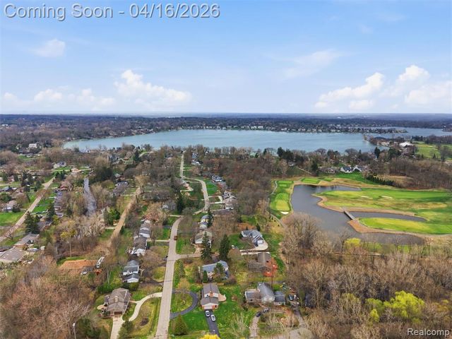 2674 Littletell Avenue, West Bloomfield, MI 48324