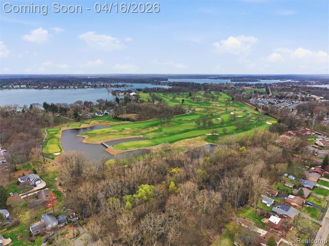 2674 Littletell Avenue, West Bloomfield, MI 48324