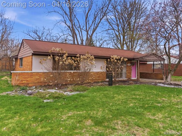 2674 Littletell Avenue, West Bloomfield, MI 48324