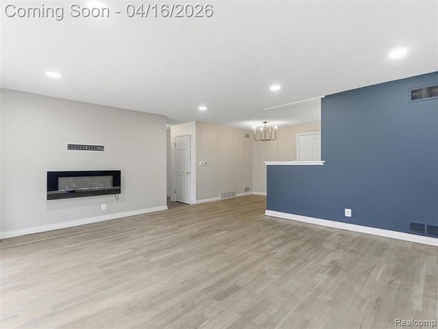 2674 Littletell Avenue, West Bloomfield, MI 48324