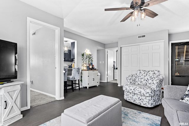 6300 N Allen Rd Unit 10, Peoria, IL 61614