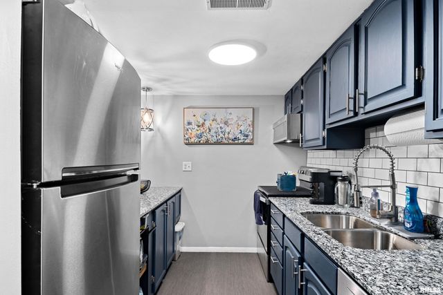 6300 N Allen Rd Unit 10, Peoria, IL 61614