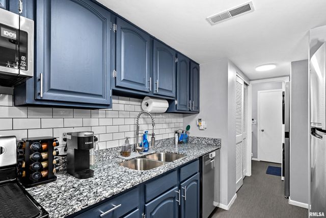 6300 N Allen Rd Unit 10, Peoria, IL 61614