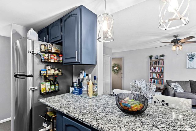 6300 N Allen Rd Unit 10, Peoria, IL 61614