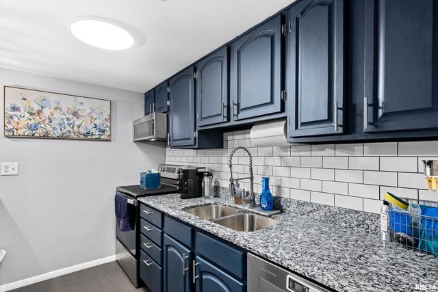 6300 N Allen Rd Unit 10, Peoria, IL 61614