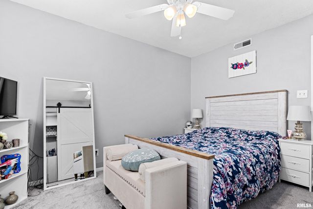 6300 N Allen Rd Unit 10, Peoria, IL 61614