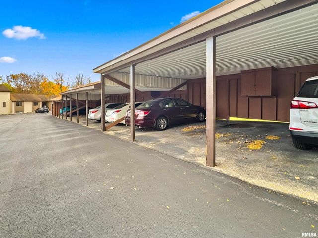 6300 N Allen Rd Unit 10, Peoria, IL 61614