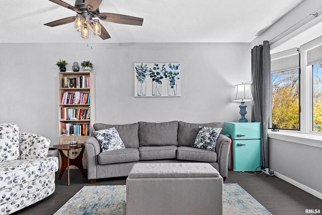 6300 N Allen Rd Unit 10, Peoria, IL 61614