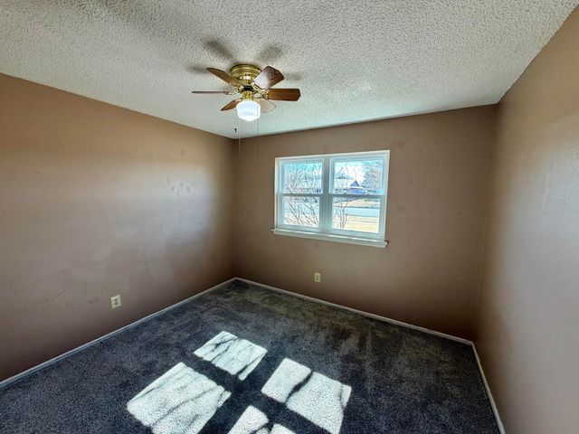 1420 W 26th Street, Plainview, TX 79072