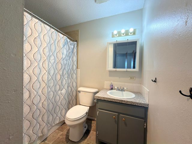 1420 W 26th Street, Plainview, TX 79072