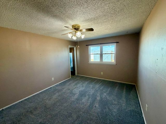 1420 W 26th Street, Plainview, TX 79072