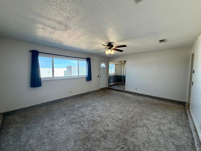 1420 W 26th Street, Plainview, TX 79072